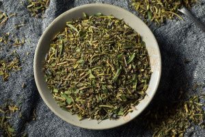 Carré d'agneau aux herbes prêt à cuisiner