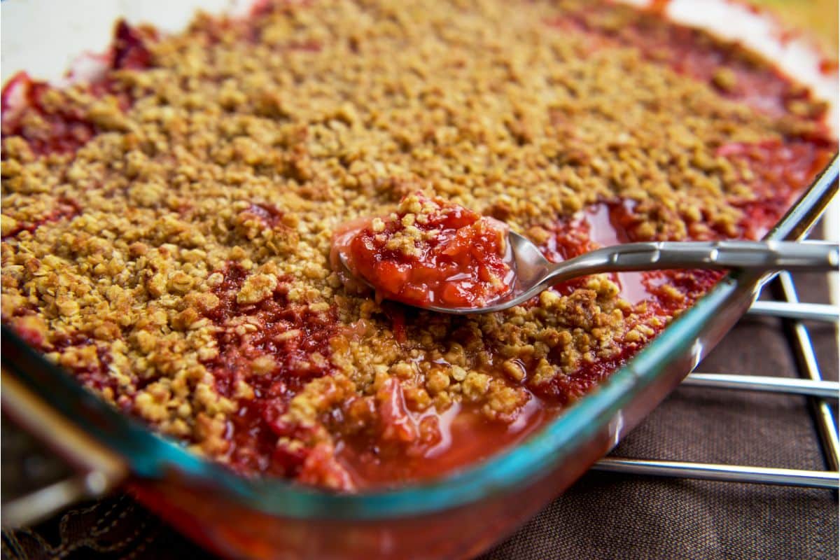 Croustade à la rhubarbe et framboises
