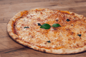 Pizza aux quatre fromages