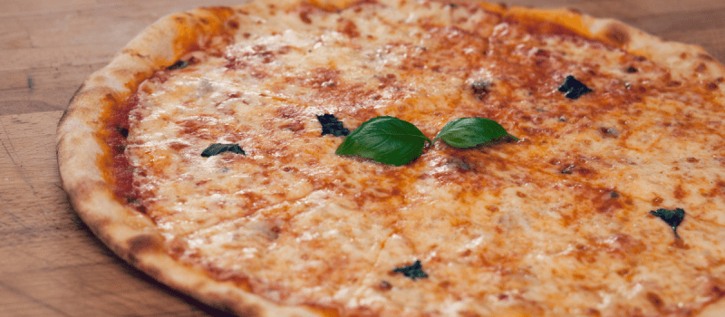 Pizza aux quatre fromages