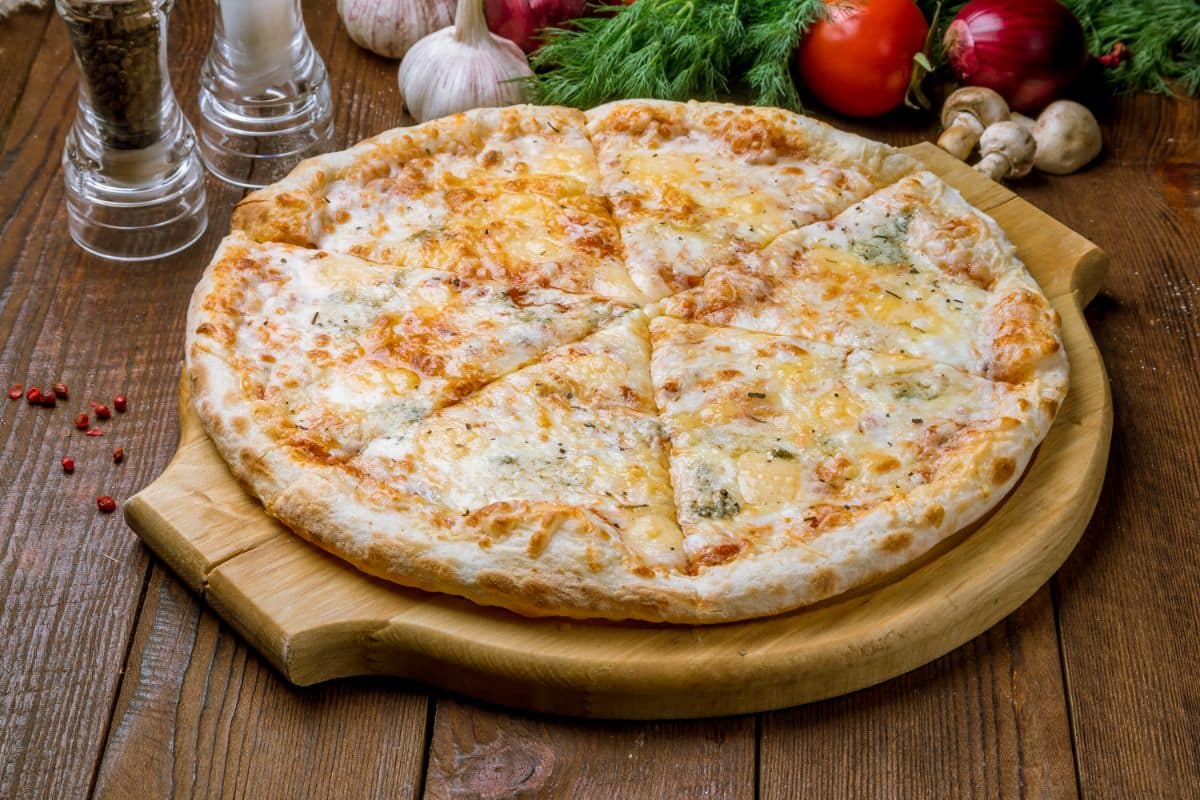 pizza aux quatre fromages