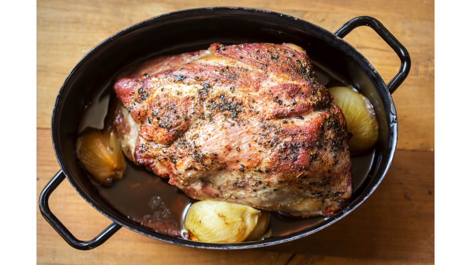 Épaule de porc saisie avant la mijoteuse